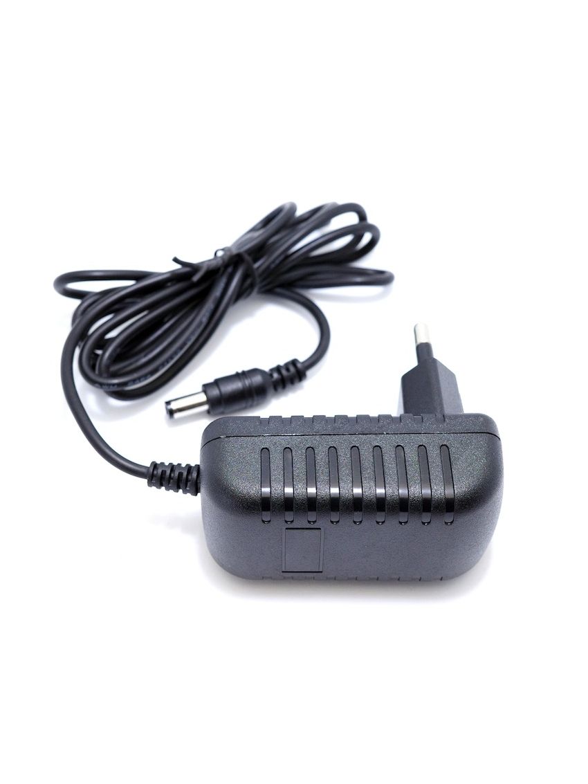 VIPER VPR0530 5V3A TIS Switching Adapter Black